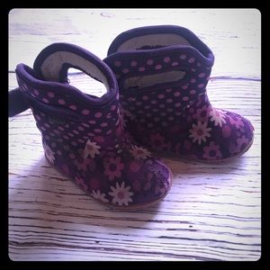 Used purple toddler bogs